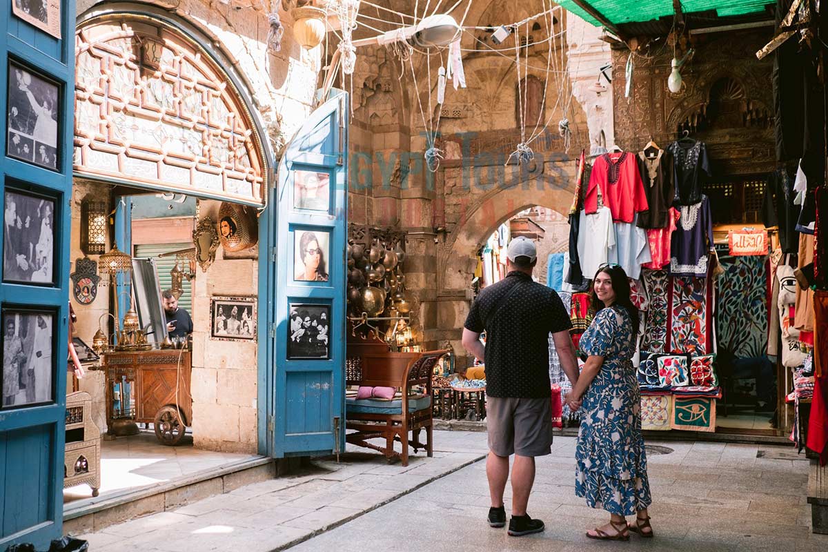 Einkaufen in Khan El Khalili - Egypt Tours Portal.jpg