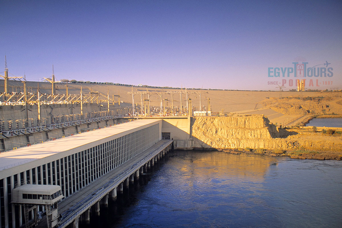 Architektur des Assuan Hochdamms - Egypt Tours Portal.jpg