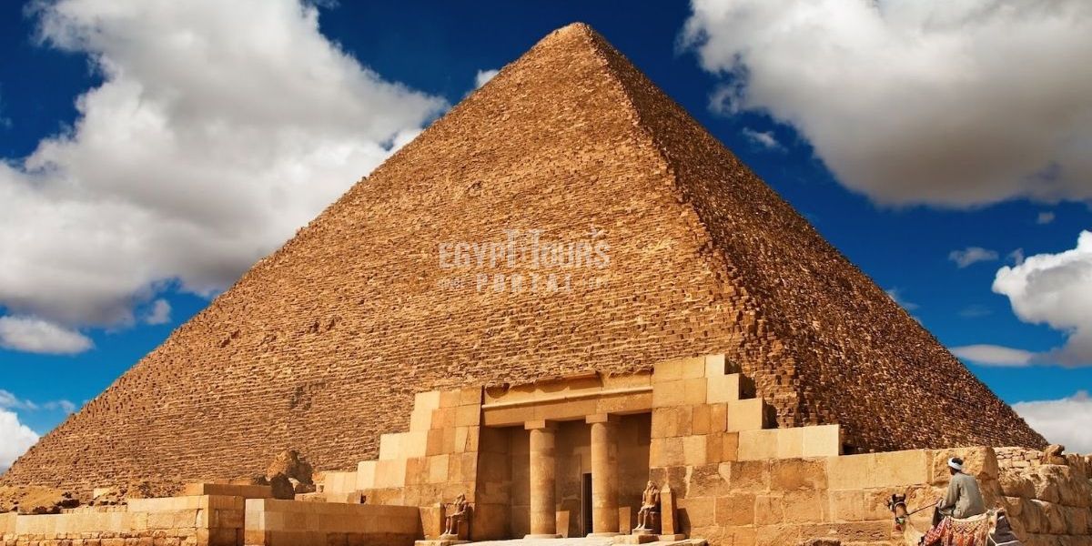Die Große Pyramide - Egypt Tours Portal 1.jpg
