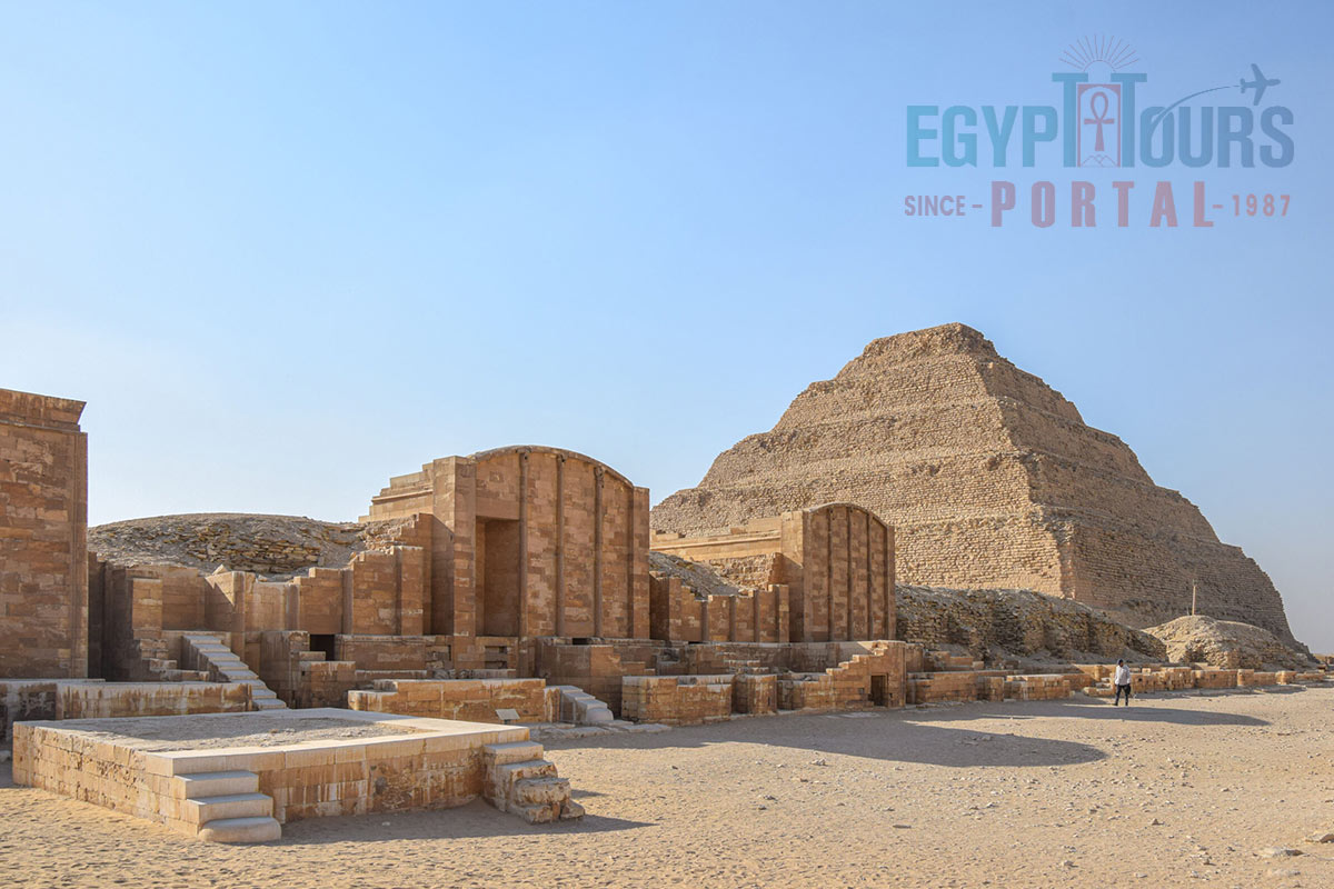 Komplex der Stufenpyramide des Djoser - Egypt Tours Portal.jpg