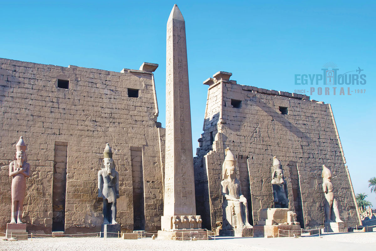 Weitere Obelisken in Ägypten - Egypt Tours Portal.jpg
